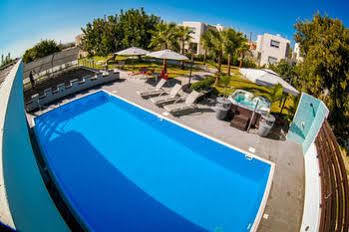 新日公寓式酒店 Paphos 外观 照片